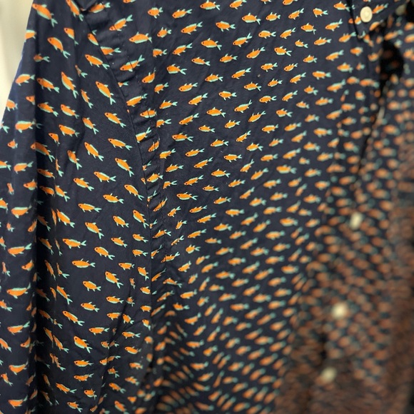 Old Navy Summer Buttondown - Picture 3 of 3